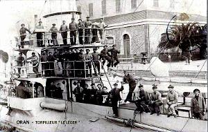 ORAN - PORT - TORPILLEUR LEGER